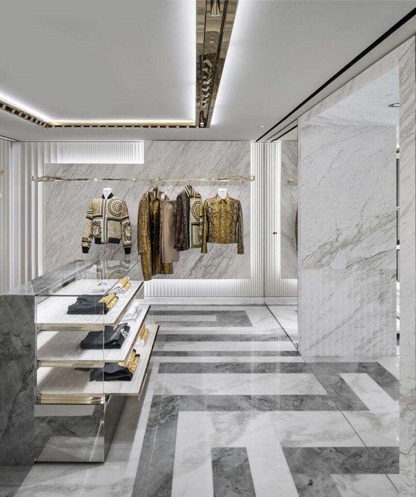 Détail de la boutique Versace Paris