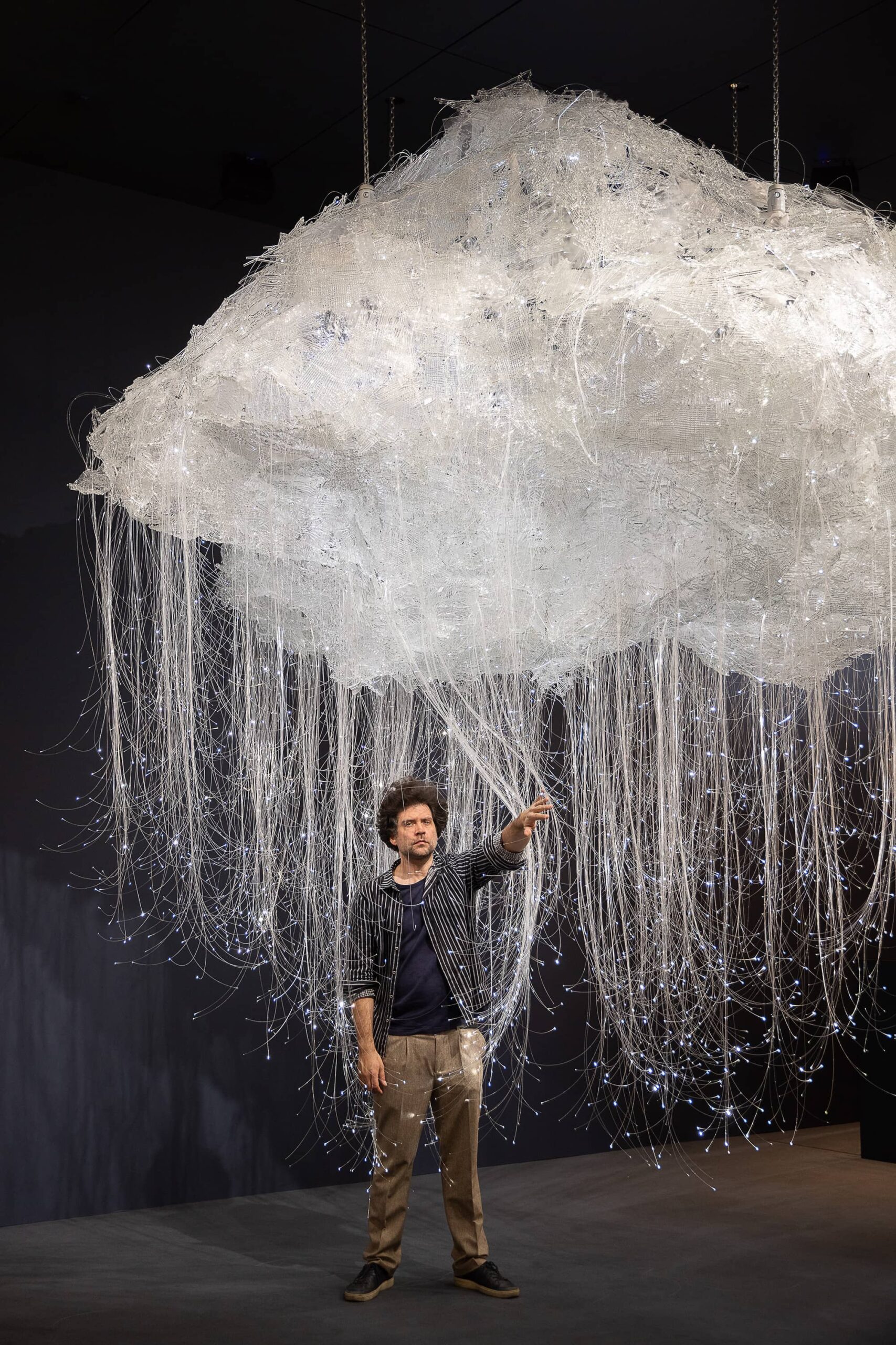 Installation Cloud par Maxim Velčovský